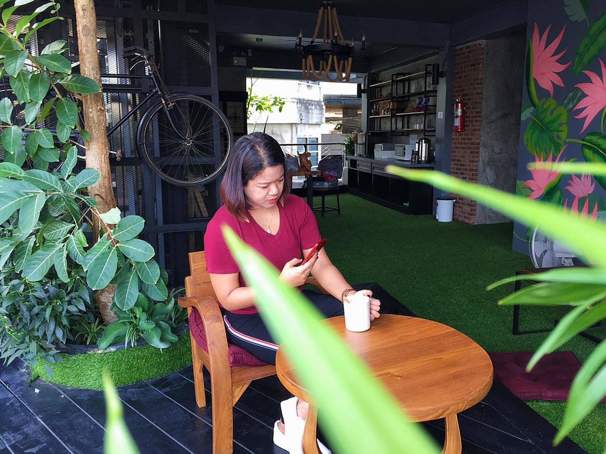 Hugnur Hostel And Coffee Chiang Mai Ngoại thất bức ảnh