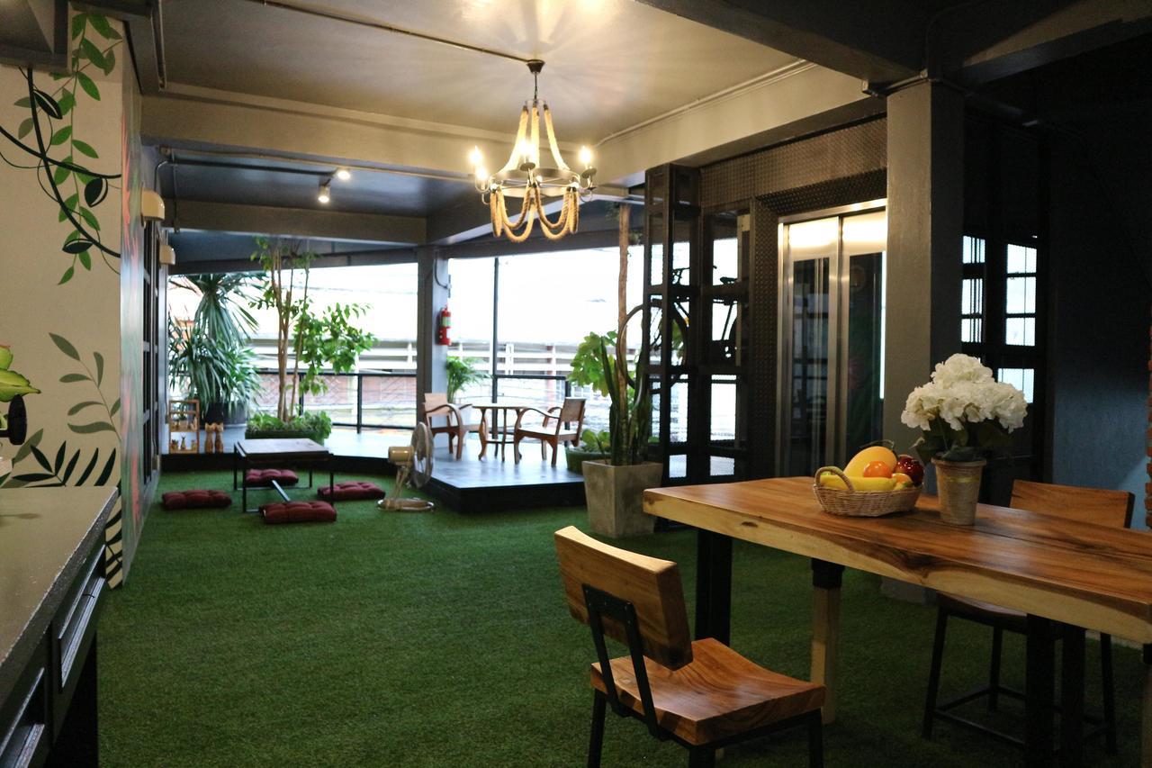 Hugnur Hostel And Coffee Chiang Mai Ngoại thất bức ảnh