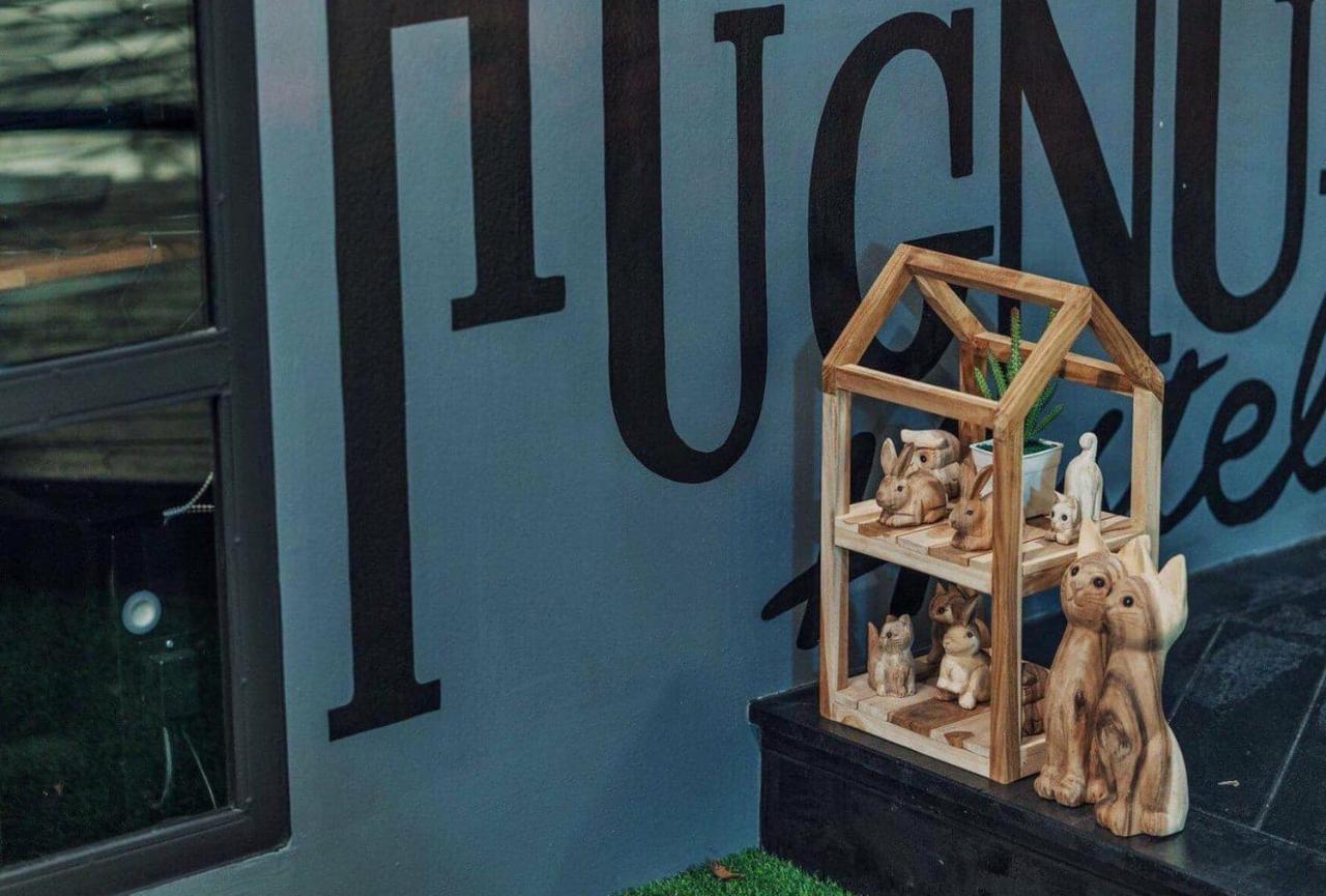 Hugnur Hostel And Coffee Chiang Mai Ngoại thất bức ảnh