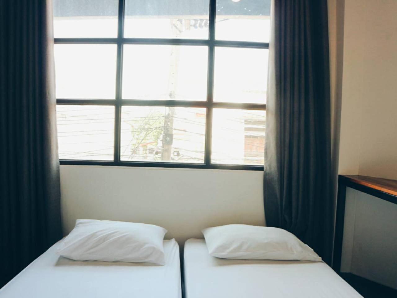 Hugnur Hostel And Coffee Chiang Mai Ngoại thất bức ảnh