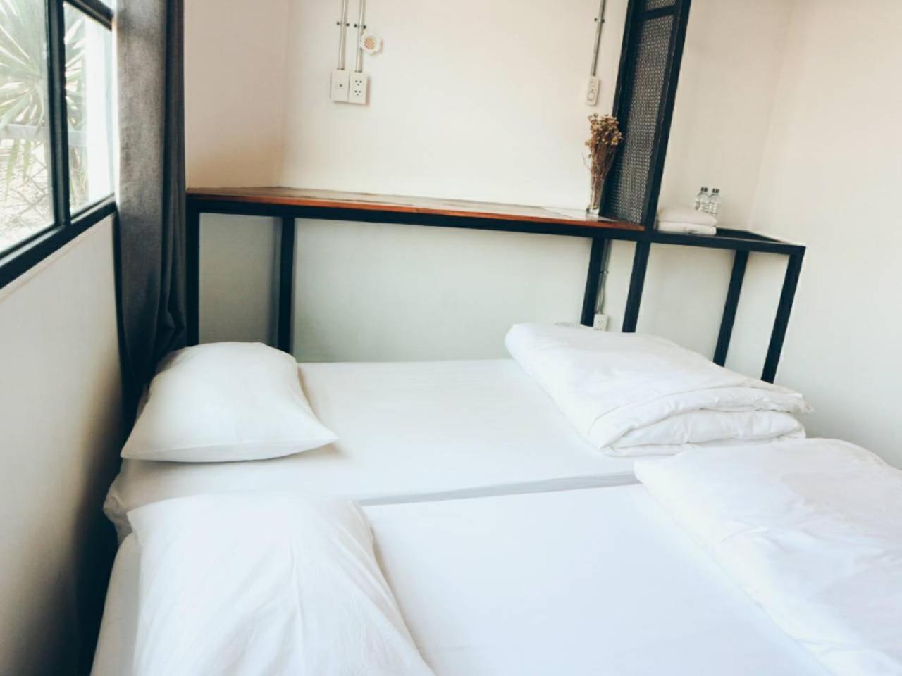 Hugnur Hostel And Coffee Chiang Mai Ngoại thất bức ảnh