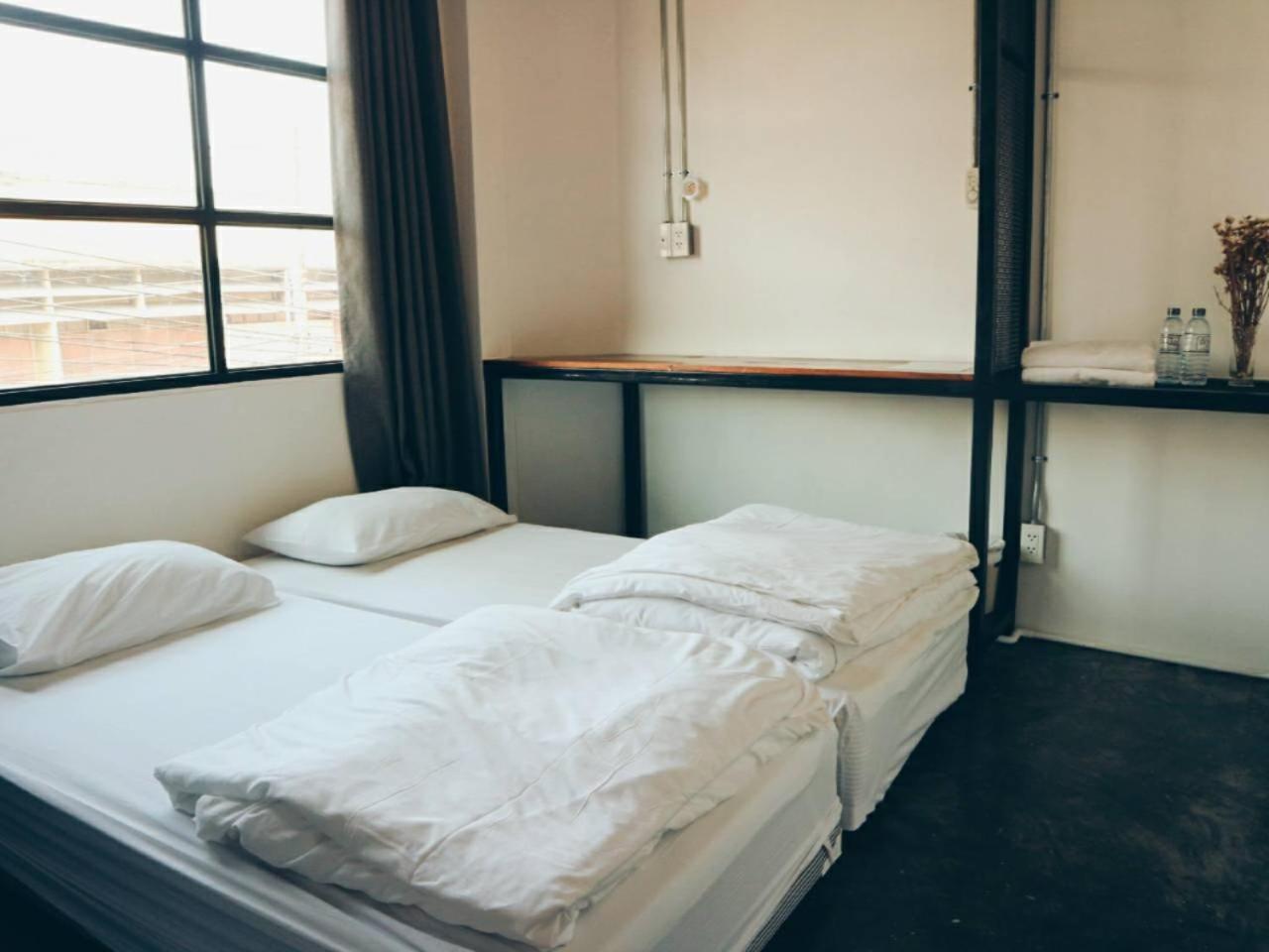 Hugnur Hostel And Coffee Chiang Mai Ngoại thất bức ảnh