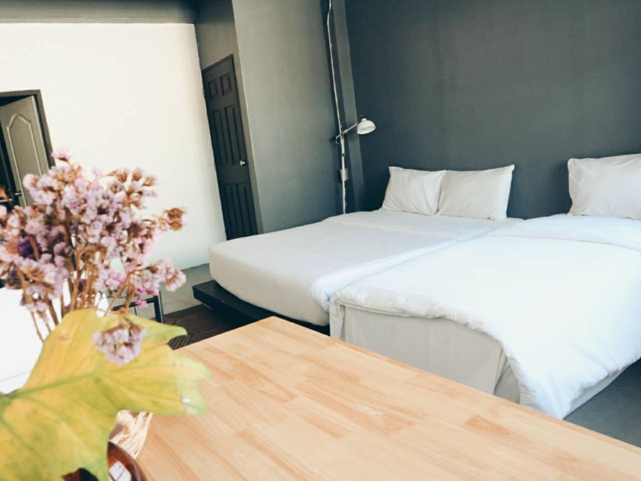 Hugnur Hostel And Coffee Chiang Mai Ngoại thất bức ảnh