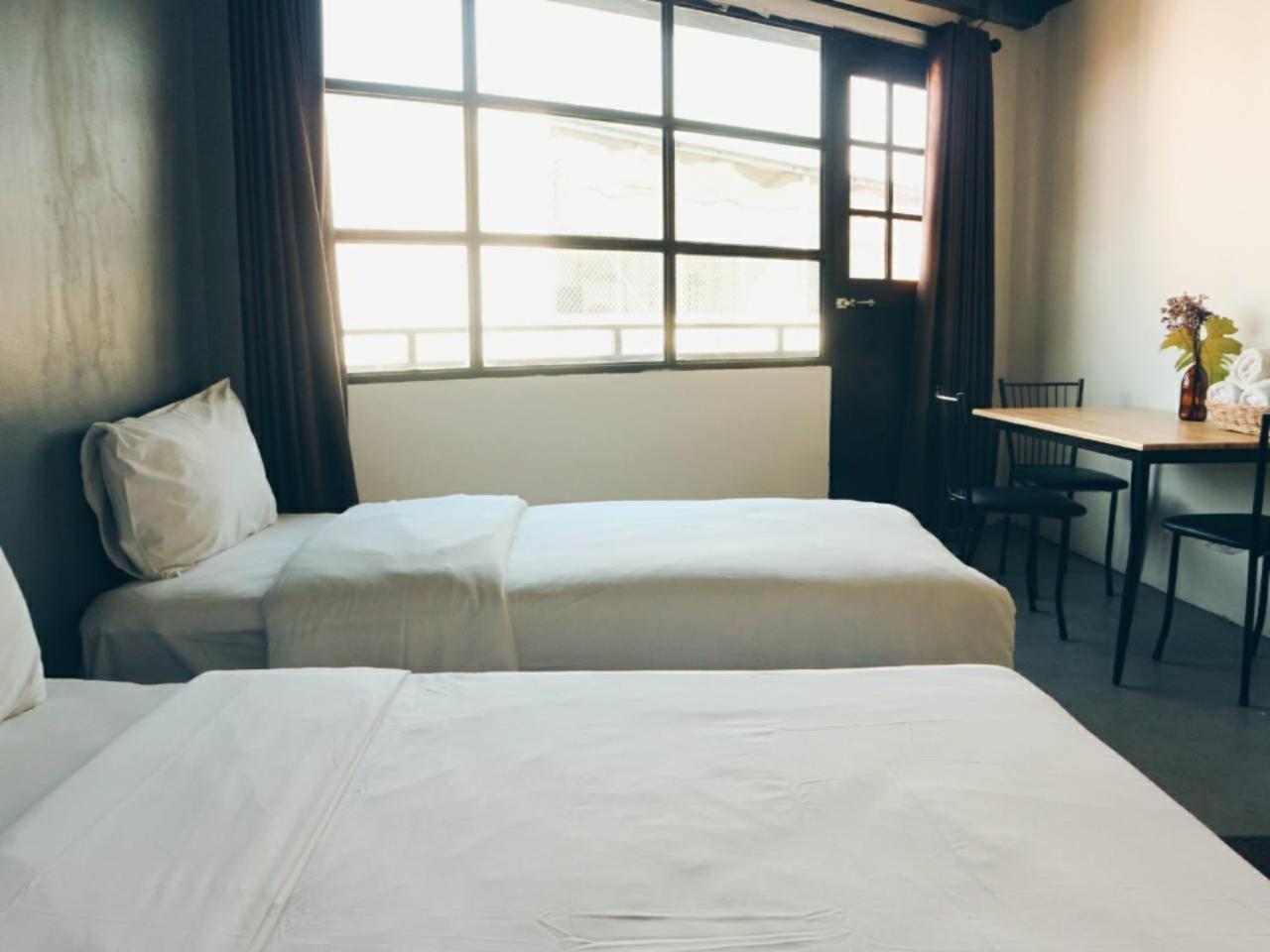 Hugnur Hostel And Coffee Chiang Mai Ngoại thất bức ảnh