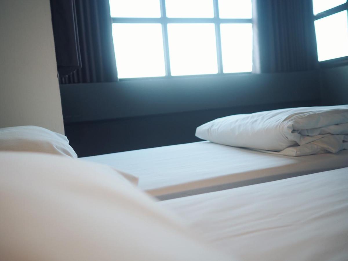 Hugnur Hostel And Coffee Chiang Mai Ngoại thất bức ảnh
